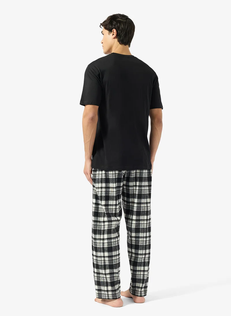 سفنتي فايف Regular fit tee and Pant set